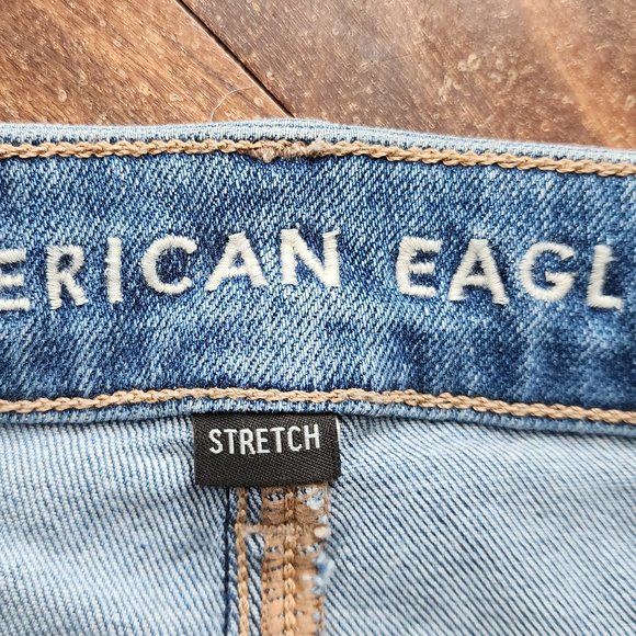 American Eagle Outfitters Light Wash "Mom Jean" Size 0 - Picture 7 of 16
